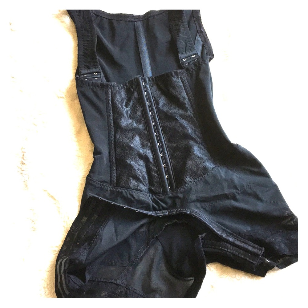 Body shaper all black, 3 in one size
